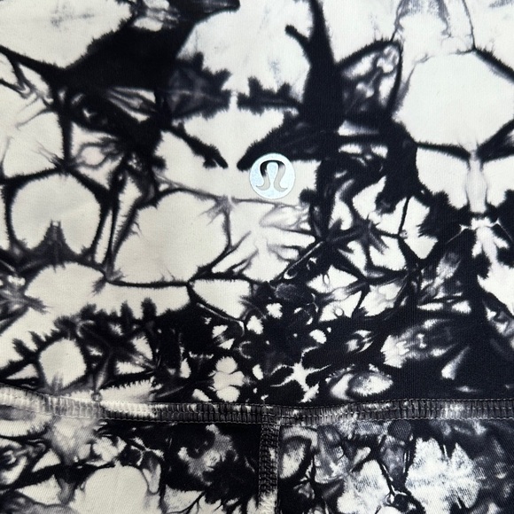 Lululemon | Wunder Under Hi-Rise Leggings in Shibori Tie-Dye Black & White Size - Picture 5 of 7